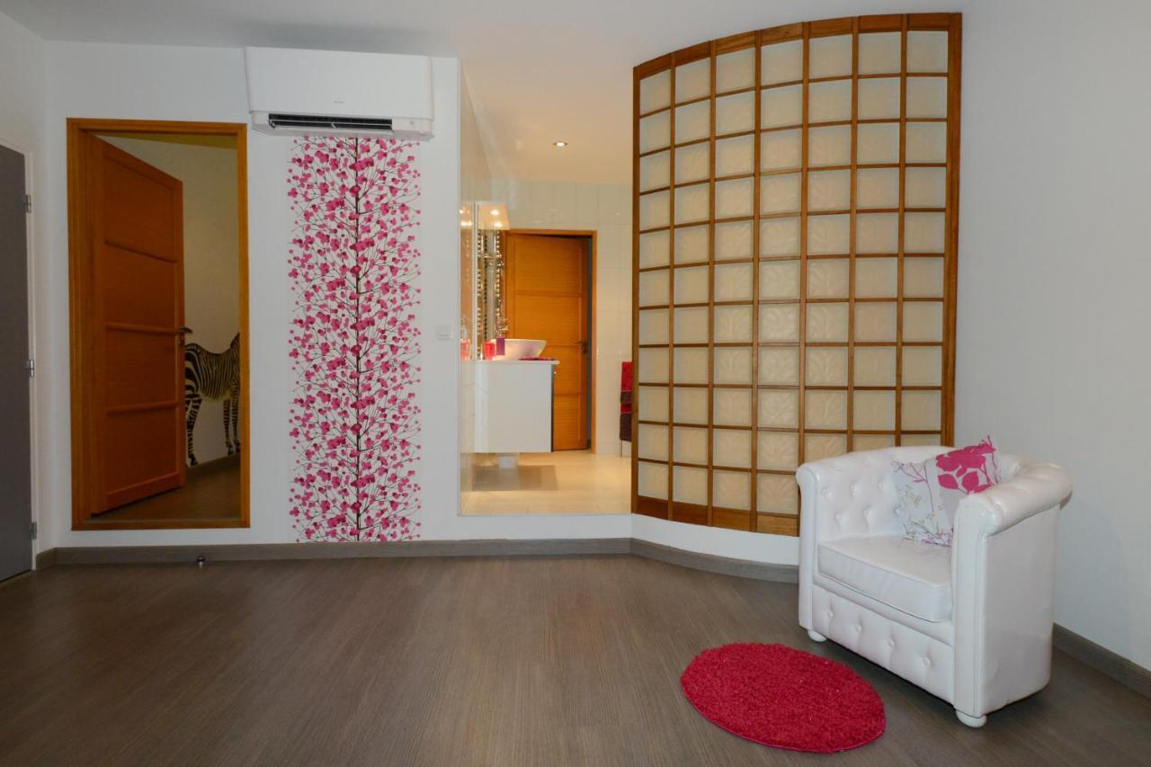 Les Etangs Du Moulin D'Harcy Hotel Lonny Bagian luar foto