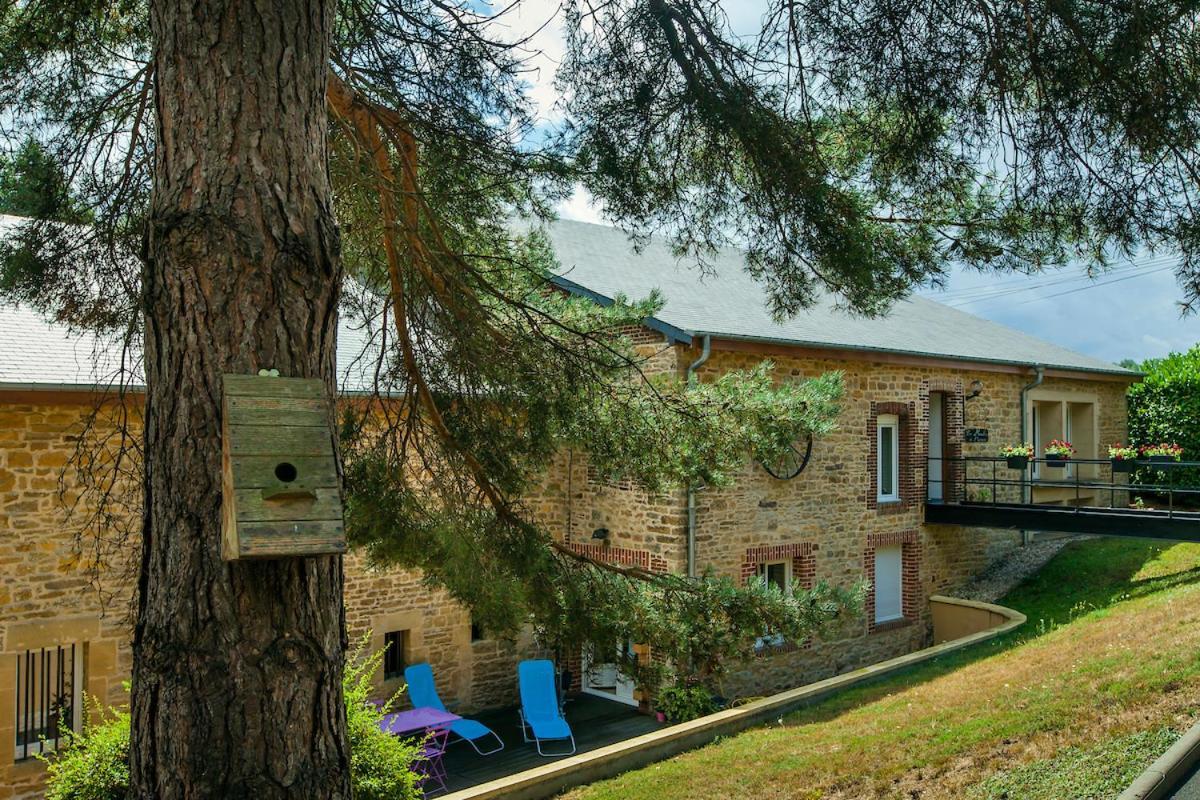 Les Etangs Du Moulin D'Harcy Hotel Lonny Bagian luar foto