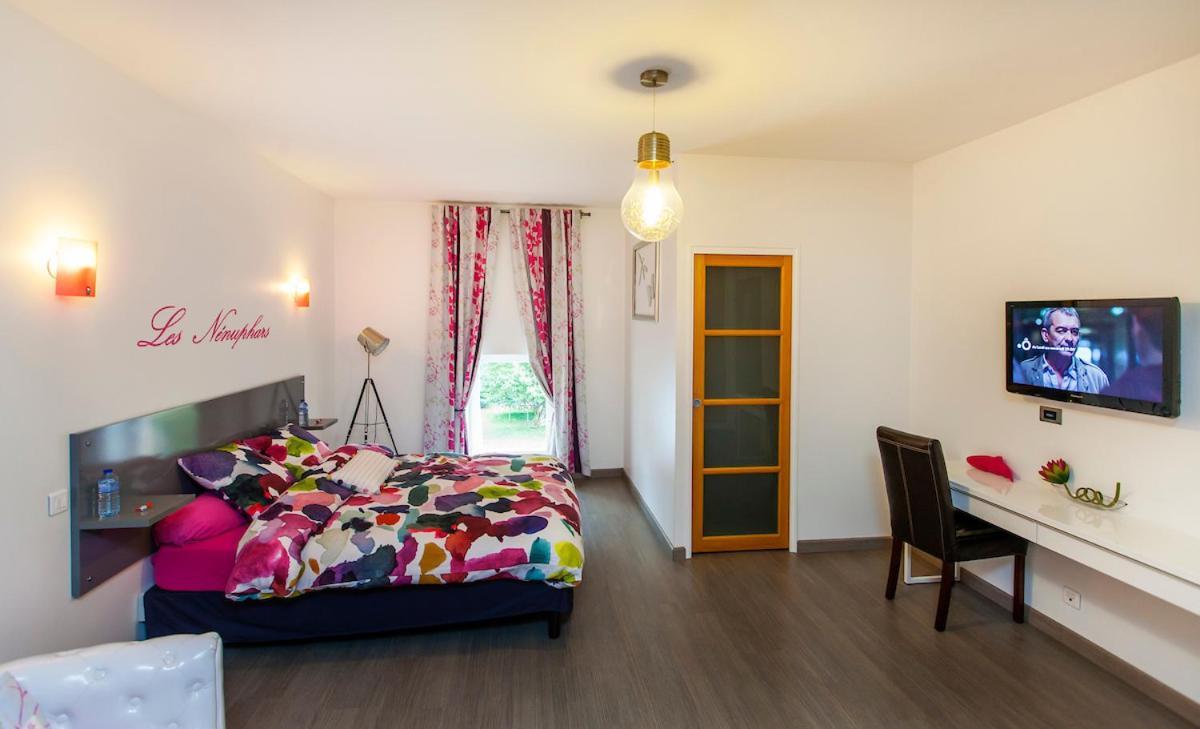 Les Etangs Du Moulin D'Harcy Hotel Lonny Bagian luar foto